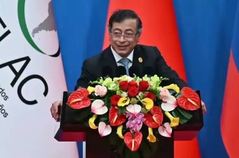 哥伦比亚总统称将参与两洋铁路部分工程据美联社5月18日消息，哥伦比亚总统佩特罗