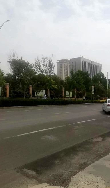 今天是国考补录报名第一天，国考总成绩110分，看了看补录的岗位，竟然有十多个岗位
