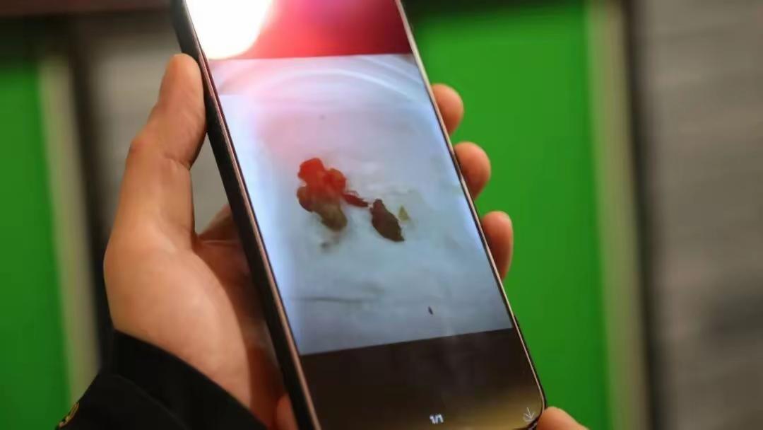 北京，在短短5天内，一男子在外卖平台的6家餐厅下单牛肋条饭，肥牛捞饭，过油肉拌面