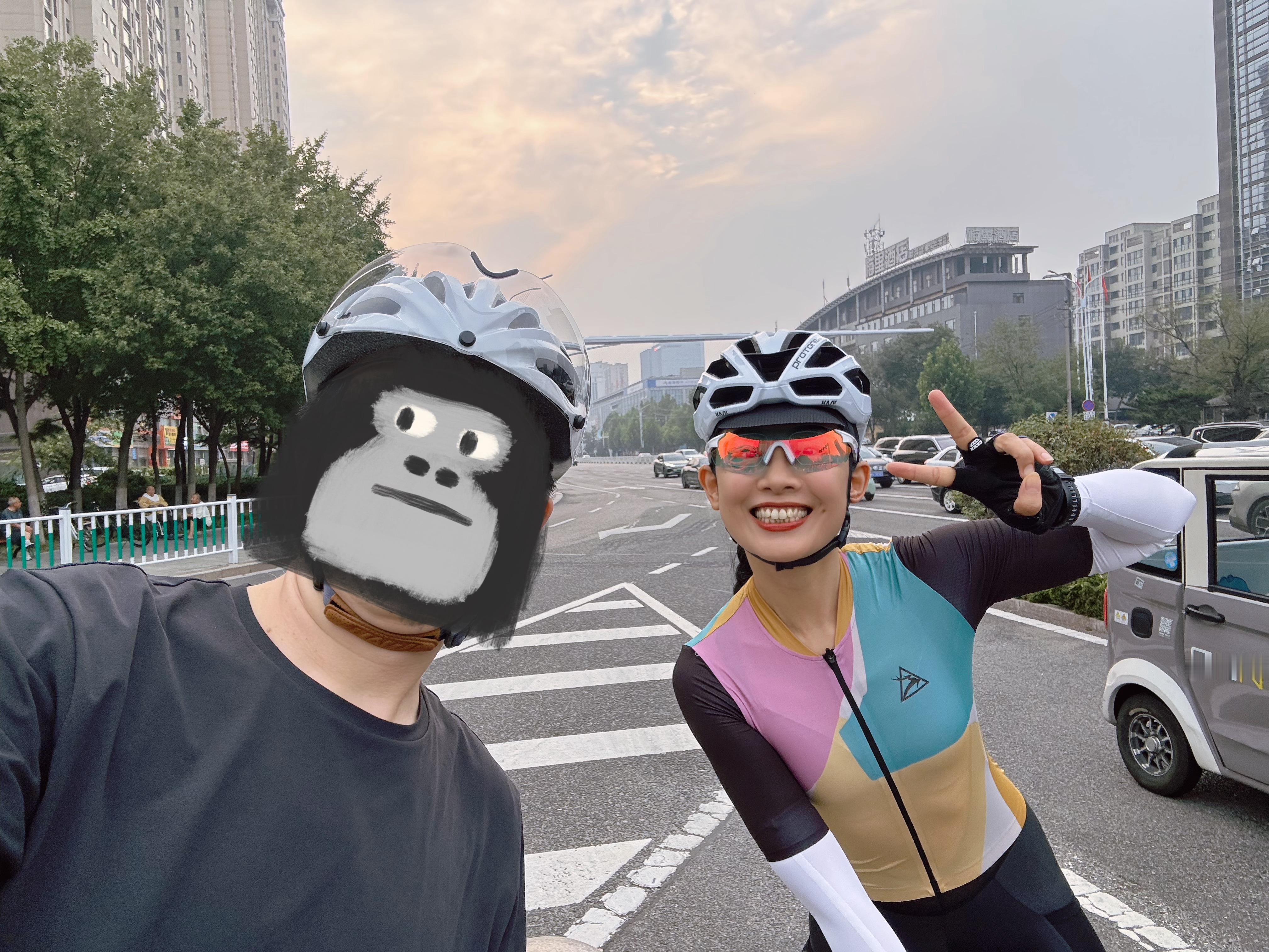 我超爱骑行骑行就是运动饭🚴终于！终于把队友培养成骑行搭子了！别说嘿，哥们儿还骑挺快，哈哈。真不容易