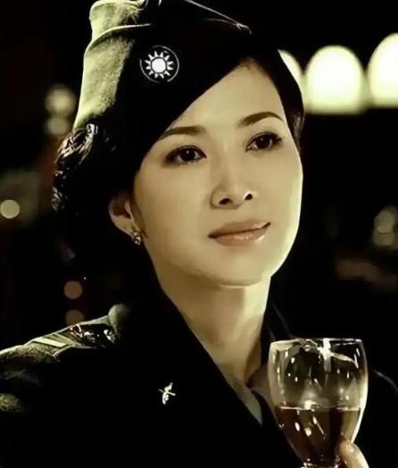 1946年戴笠身亡，留下不少财物和旧人，毛人凤一样不碰，就连向影心也被送进精神病