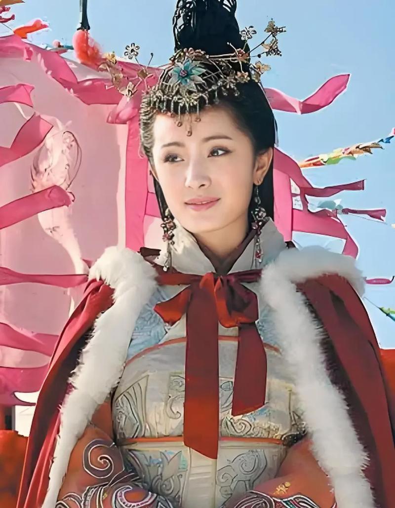 丈夫去世后，继子冲进帐篷一把搂住21岁的王昭君，王昭君给了他一巴掌，骂道：“