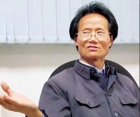 “家里就这情况，你将就吃点吧！”1998年，大学教授何家庆在大别山调研时，几天滴