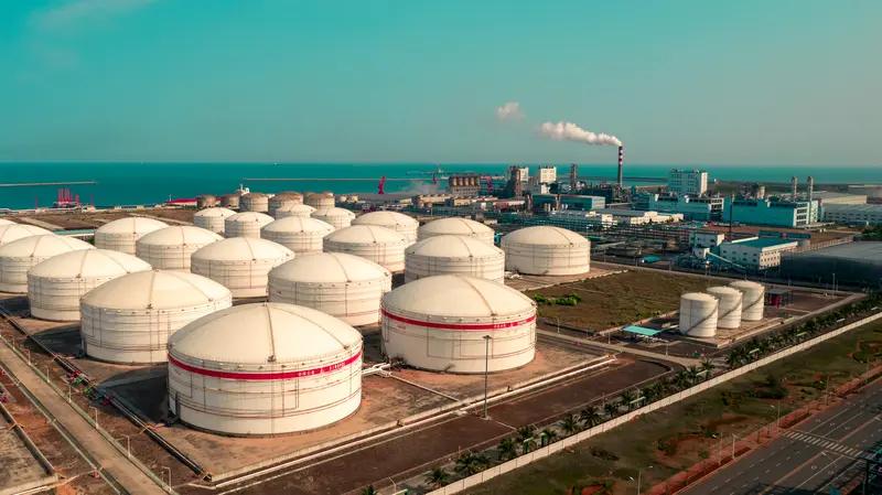 产业单一确实不利于综合发展，就像新疆克拉玛依，它是全国重要的石油石化基地，虽有石