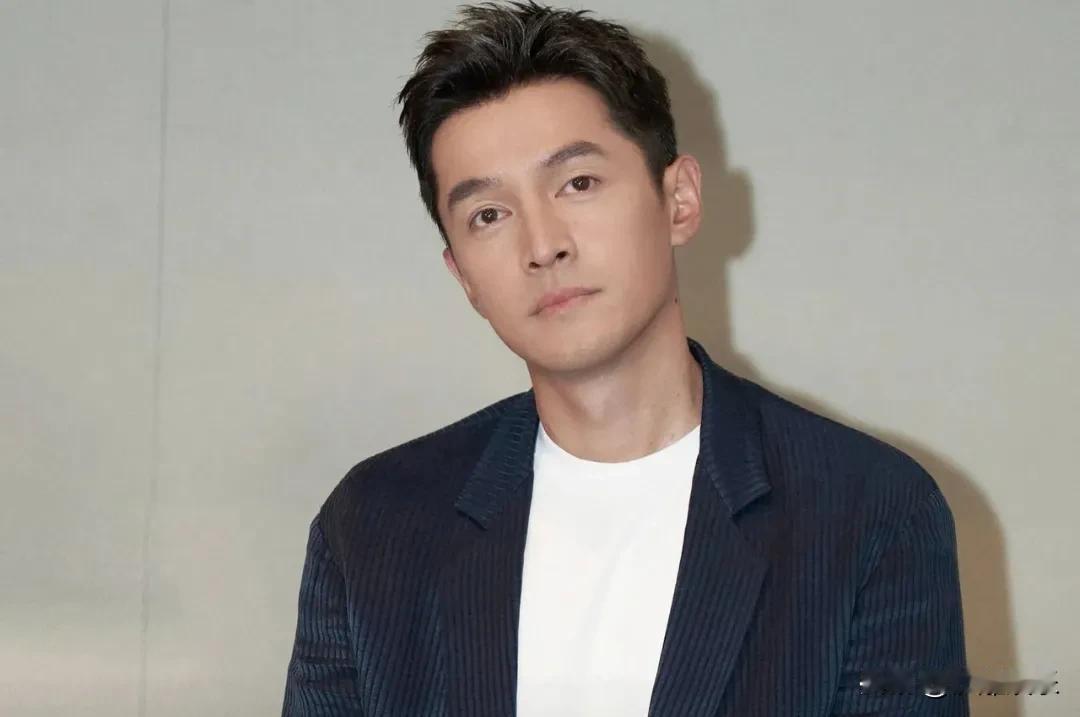 胡歌，被曝大瓜！3月18日一早，一向低调的胡歌突然冲上了热搜。这次不是因为