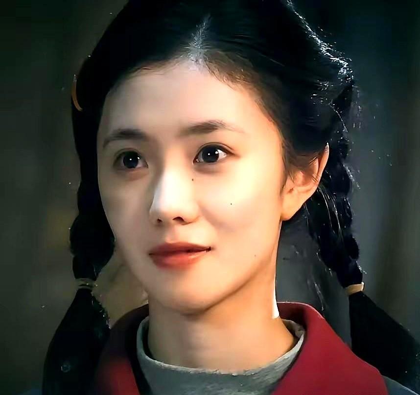 我妈一句话，差点让我家追剧的热情熄火。本来全家是冲着刘浩存去看《主角》的，结