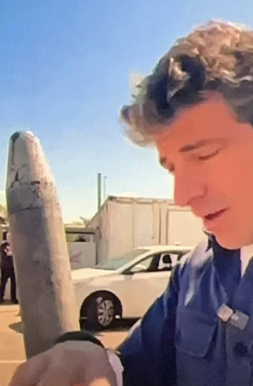 太小巧了，威力不够大啊。伊朗的弹道导弹集束式子弹头，就像一枚炮弹以色列记者在