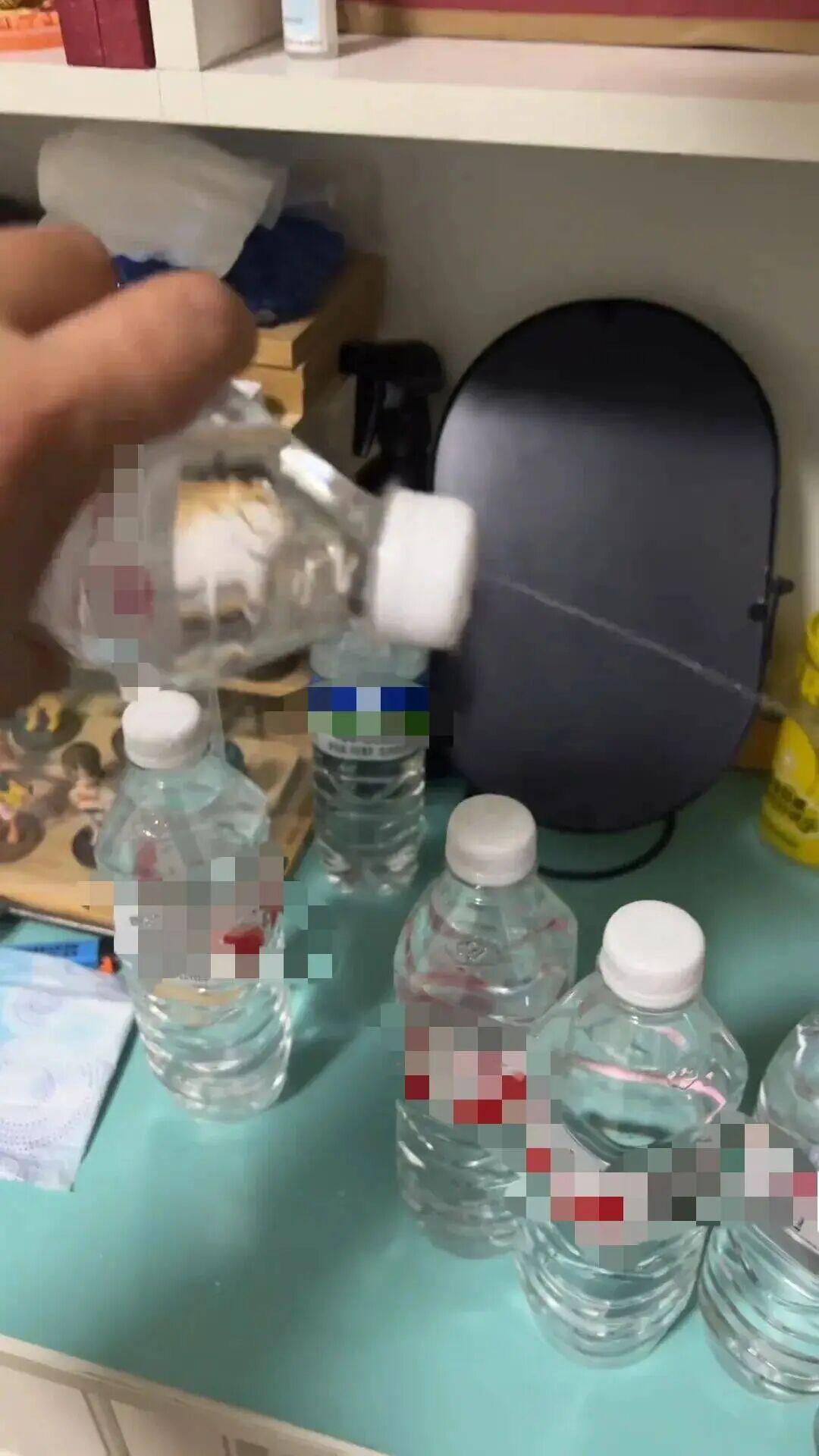 吉林四平，男子在外卖平台点了一箱12瓶的水，到手他咕咚咕咚连喝5瓶，却感觉越喝越