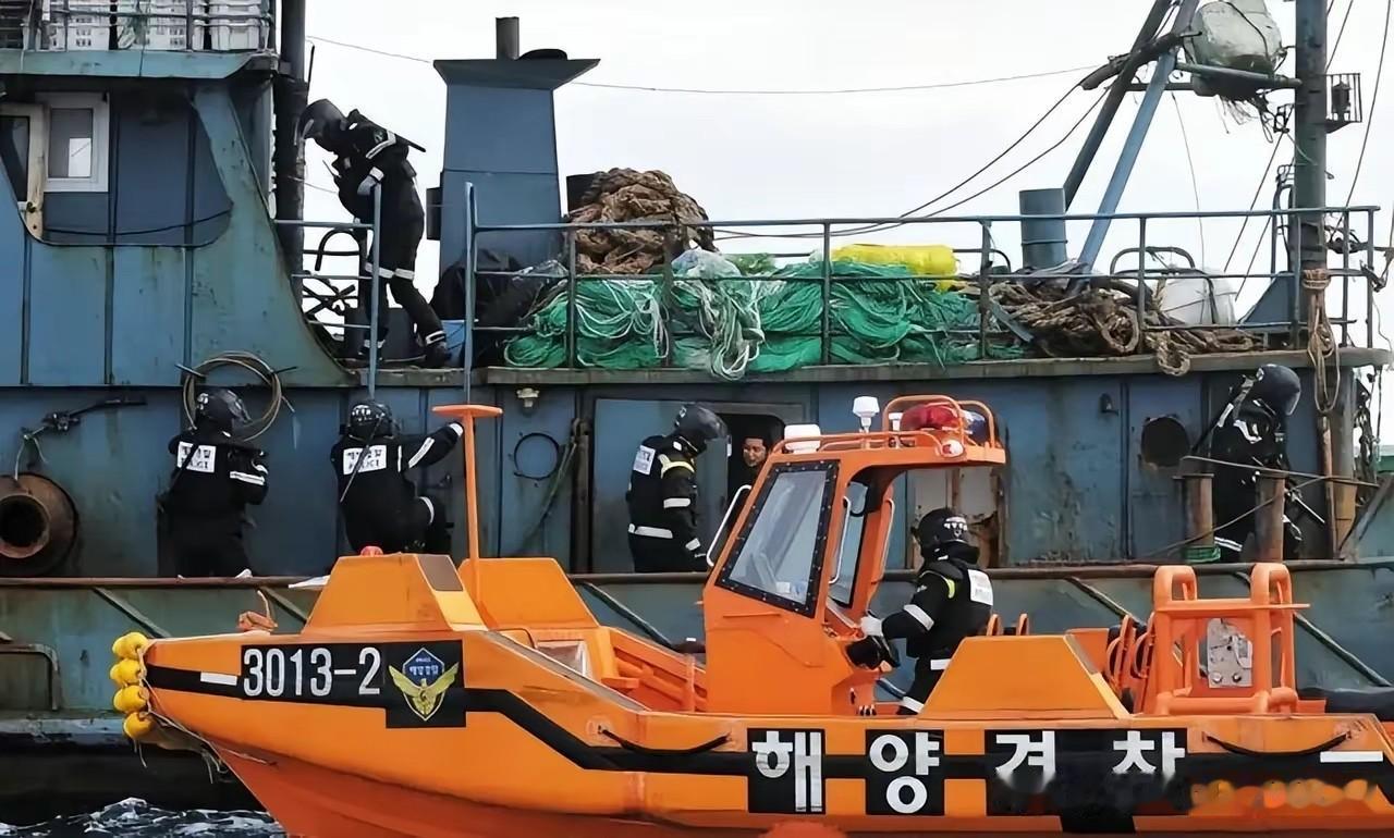 中国应对韩国在苏岩礁方面升级“管控行动”要比应对日本的挑衅更强硬，绝不能继续任由