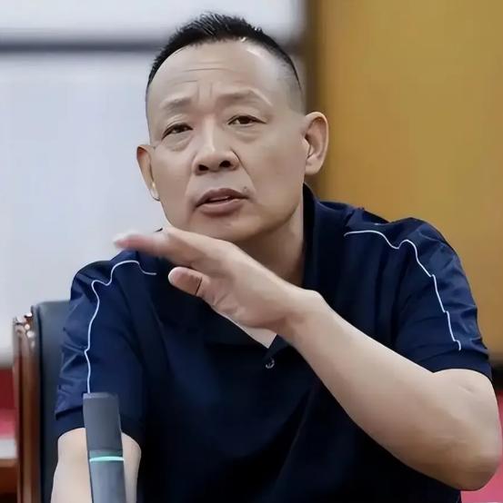 胖东来再一次证明了，干死实体经济的，永远不是电商，而是房东！一家店一年能卖2