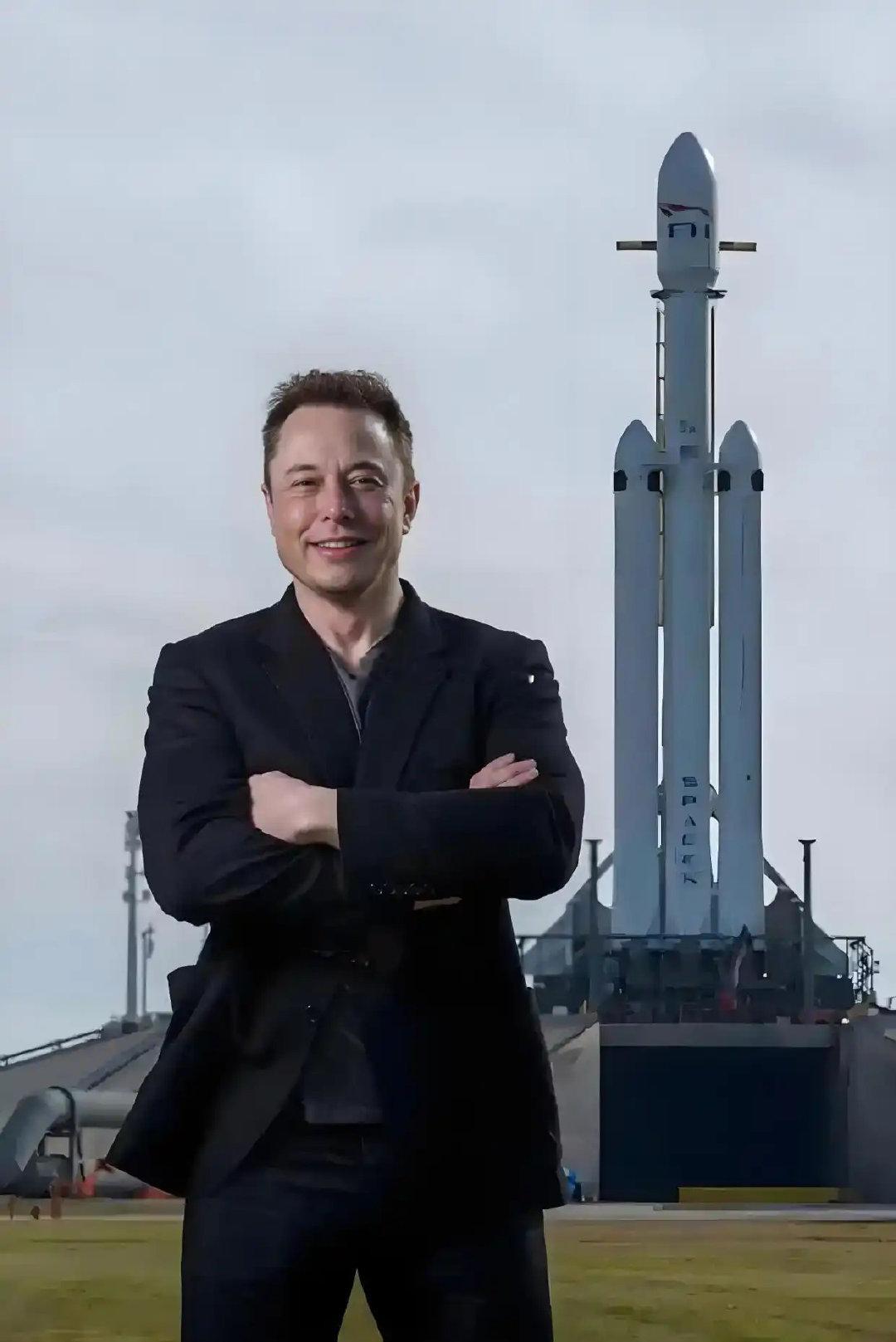 马斯克：SpaceX的目标是到2030年实现星舰每日30次以上发射，换算成年度规模约为1万次。对于网