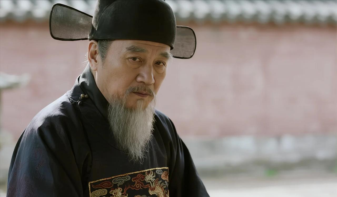 解缙得罪了朱棣后，被扔进了锦衣卫的诏狱。永乐13年，朱棣看"囚徒"名单，看到解缙