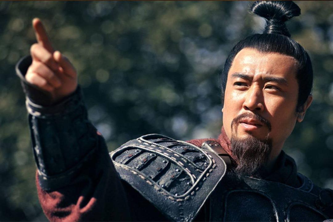 陶谦临死前，手边站着两个儿子，他扭过头，没让他们接手徐州。不是儿子不争气