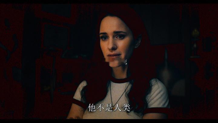 恭喜这位女士终于脱下高跟鞋这位女士终于脱下了高跟鞋太戳职场人了！《超人》里露易