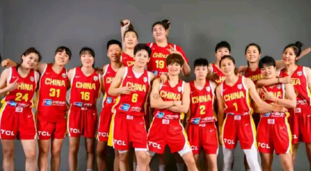 看中国女篮参加亚洲杯12人名单就知道张子宇成为了教练心目中的“重器”中国女篮