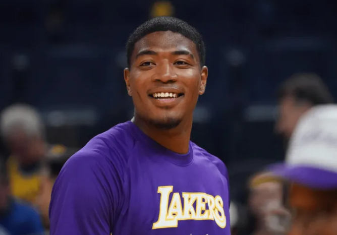 NBA常规赛，湖人112-124负于国王。赛后湖人主帅雷迪克接受了记者采访，采