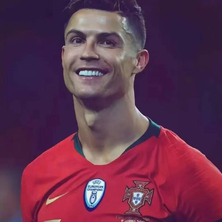 C罗签名的球衣有多值钱？值多少钱不知道，但他能挽救一个孩子的生命。有一场比赛结