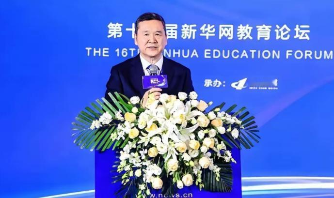 针对学历贬值，国家终于“亮剑”了！十五五规划直接把“学历至上”的遮羞布