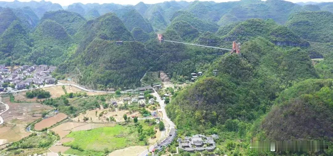 [烟花]初夏限定浪漫！来长顺邂逅山水花海吧~[比心]藏在长顺的神泉谷是初夏最