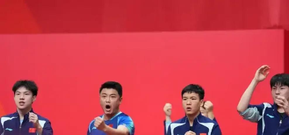 国乒这场团体赛的换人名单一出来，球迷群里的消息提示音就响个不停，不少人盯着大屏幕直嘀咕，王皓怎么把大