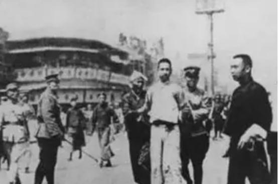 1947年秋，我情报工作发生一起多年来未曾有过的重大事件，遭受了一次大劫难，其危