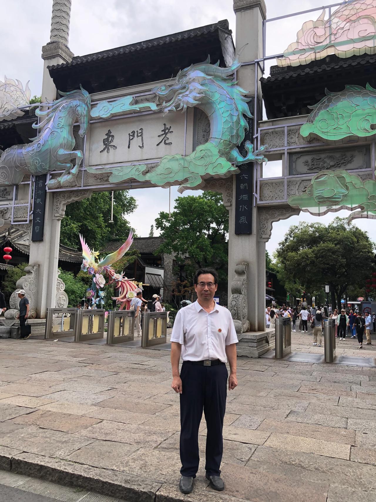 七古感怀·游南京老门东文｜孙玉良青砖黛瓦老门东，旧巷新游享古风。画栋雕栏