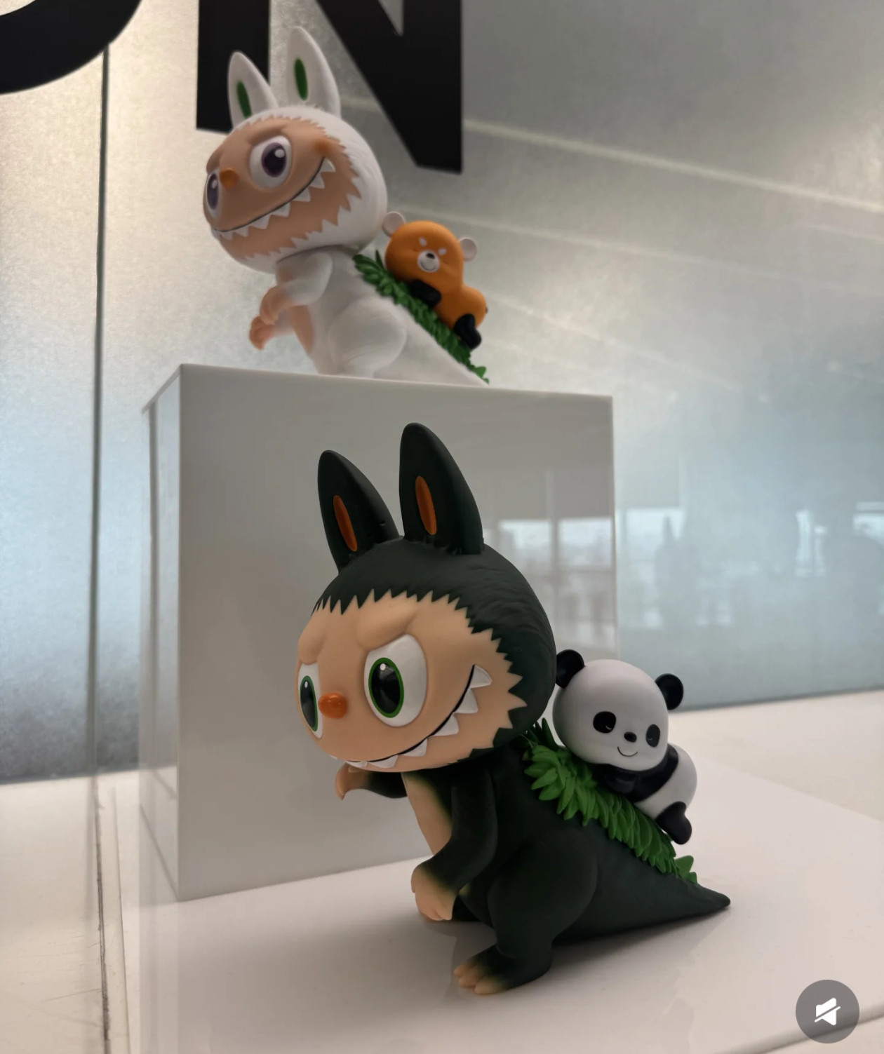 长尾巴的Labubu​​​