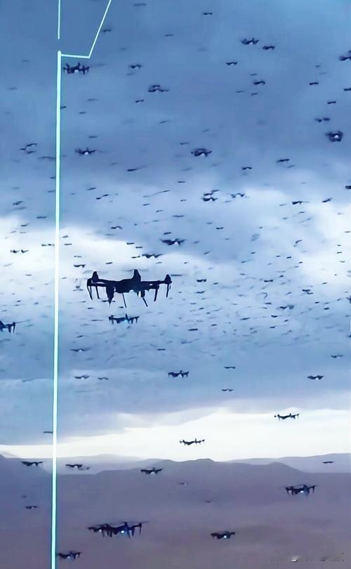 大规模无人机才是乌克兰的优势12月11日，乌克兰无人机群袭击莫斯科后，又袭击了