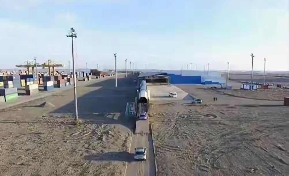 哈萨克斯坦2000万吨稀土转卖美日，中国出口新规一出，哈方措手不及“2000万