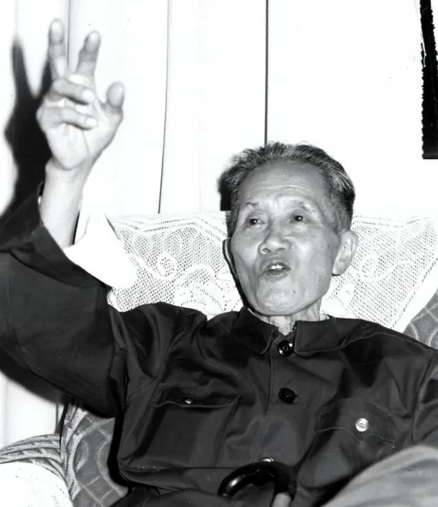 1950年，贵州一泥瓦匠给开国上将杨勇写了封信：“我还活着，请给我安排工作！”收