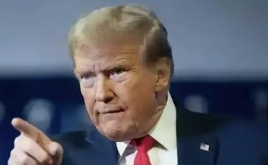 特朗普又整活了，这次直接把窗户纸捅破了。他说台湾那个地方需要我们罩着，但他们