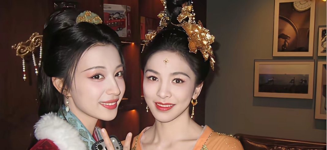 李沁和王楚然同框，两人气质颜值都在线，完全是平分秋色、各有各的美。