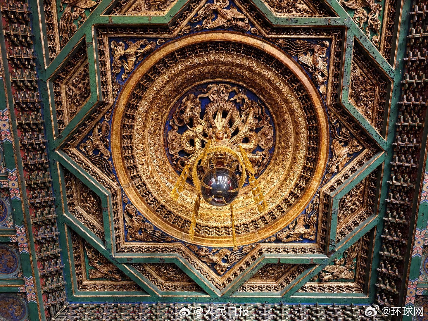 【#故宫养心殿重新开放了#】#重新开放的养心殿有哪些新看点#今天，备受公众关注的