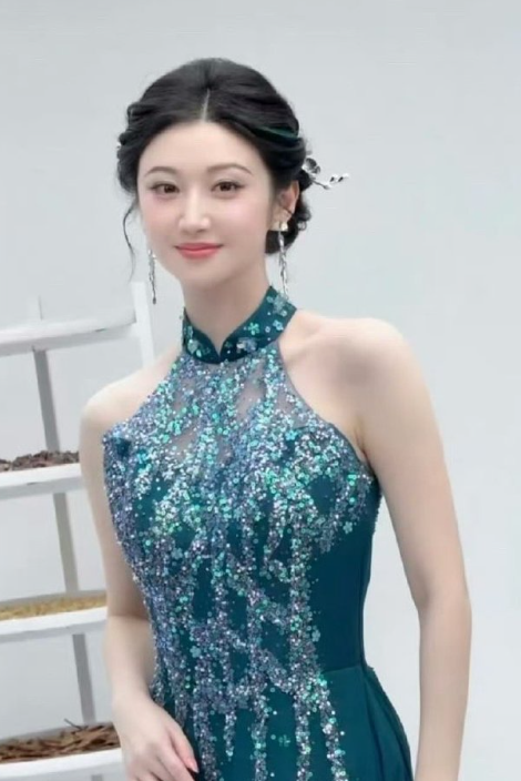 景甜这个挑染简直是神来之笔