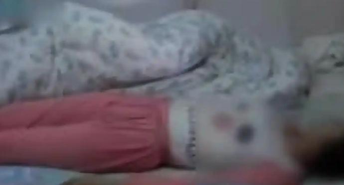 吉林一56岁男子因妻子在“办事”时不热情，怀疑其出轨，拿出放在床头的刀朝着妻子猛