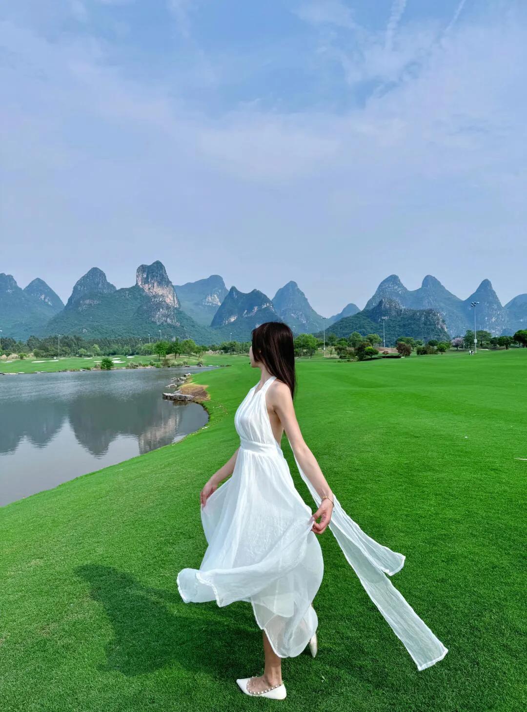 白裙飘飘