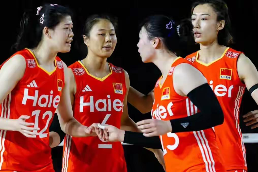 女排3-1哥伦比亚，球迷“评分”如下满分档：高意，唐欣有意外惊喜，属于超水