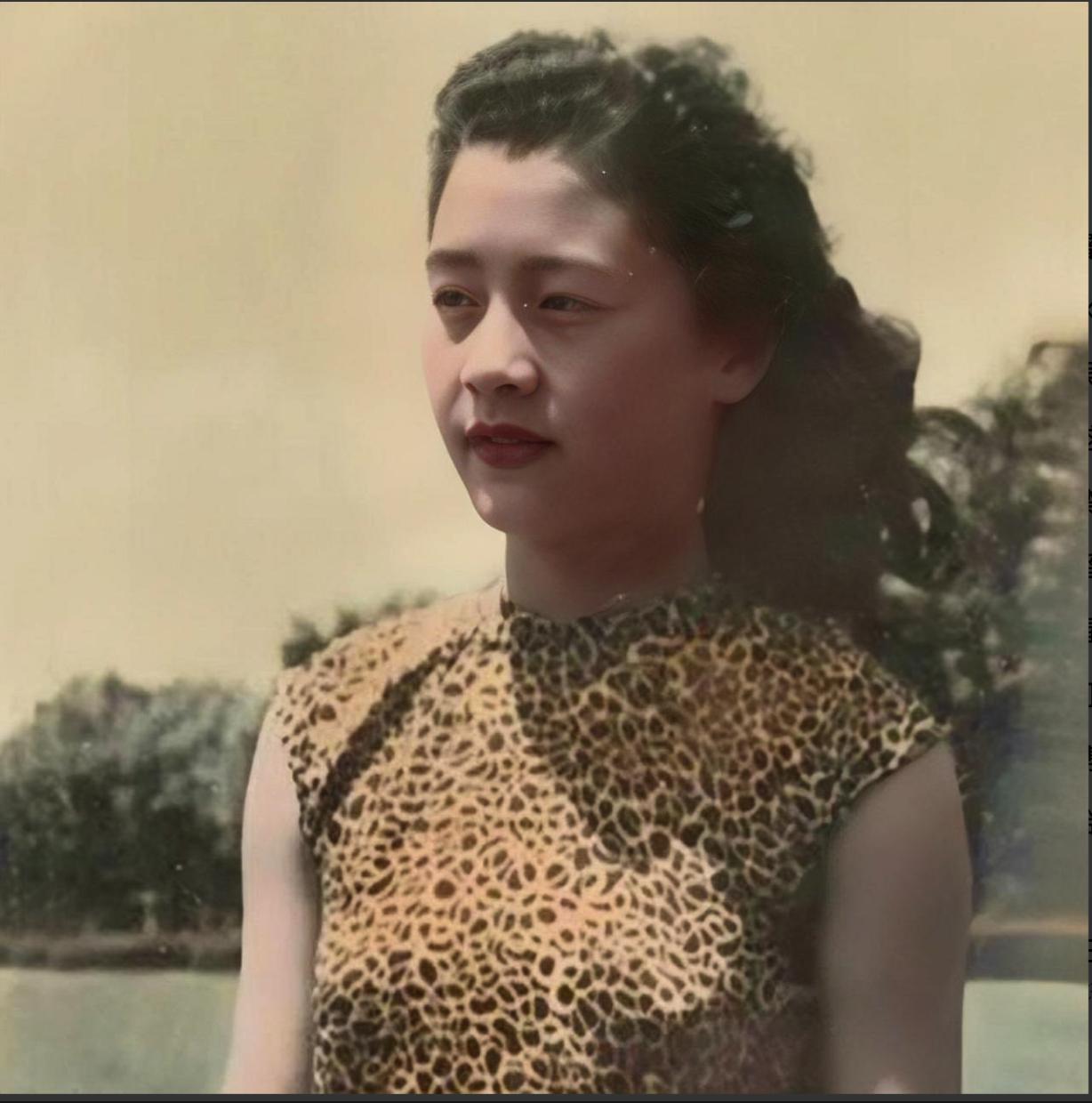 1945年，已有3个妻子的张大千，收了个16岁的女徒弟。谁料，这女徒弟慌慌张张找