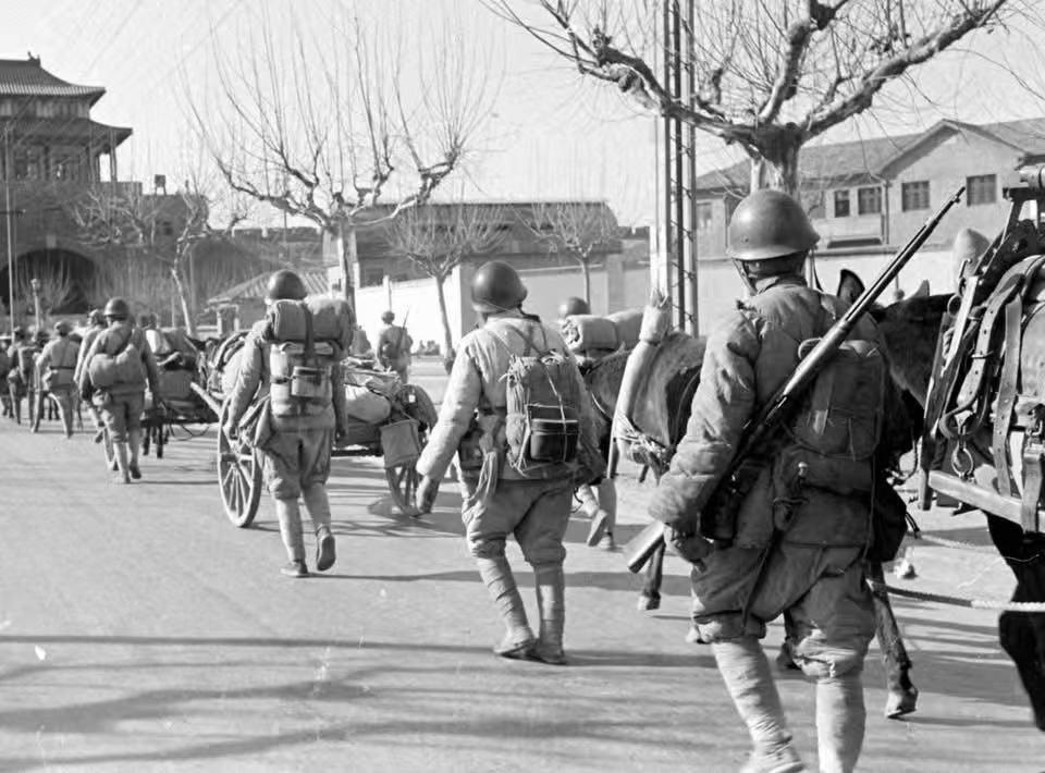 1948年，淮海战役后期，国军南线大撤退真实历史影像！（主要为李延年与刘汝明两个