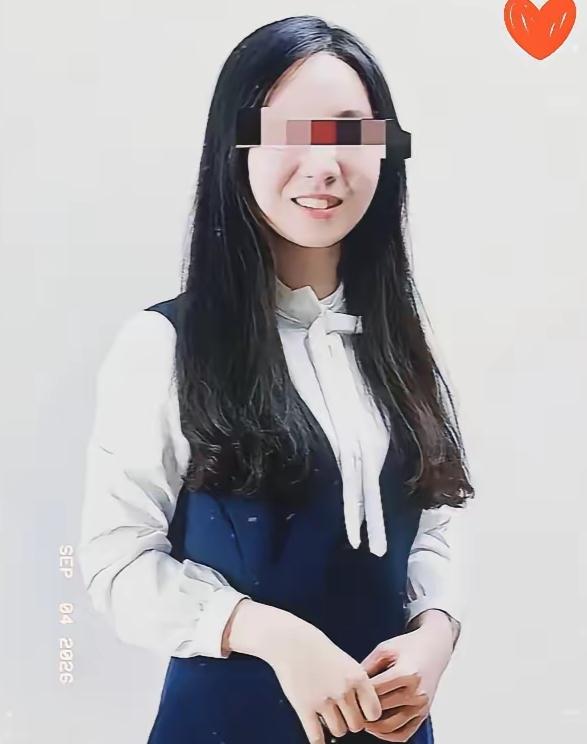 不查不知道一查才发现这位武汉大学年轻的美女教授，居然和已婚的男导师是"特殊