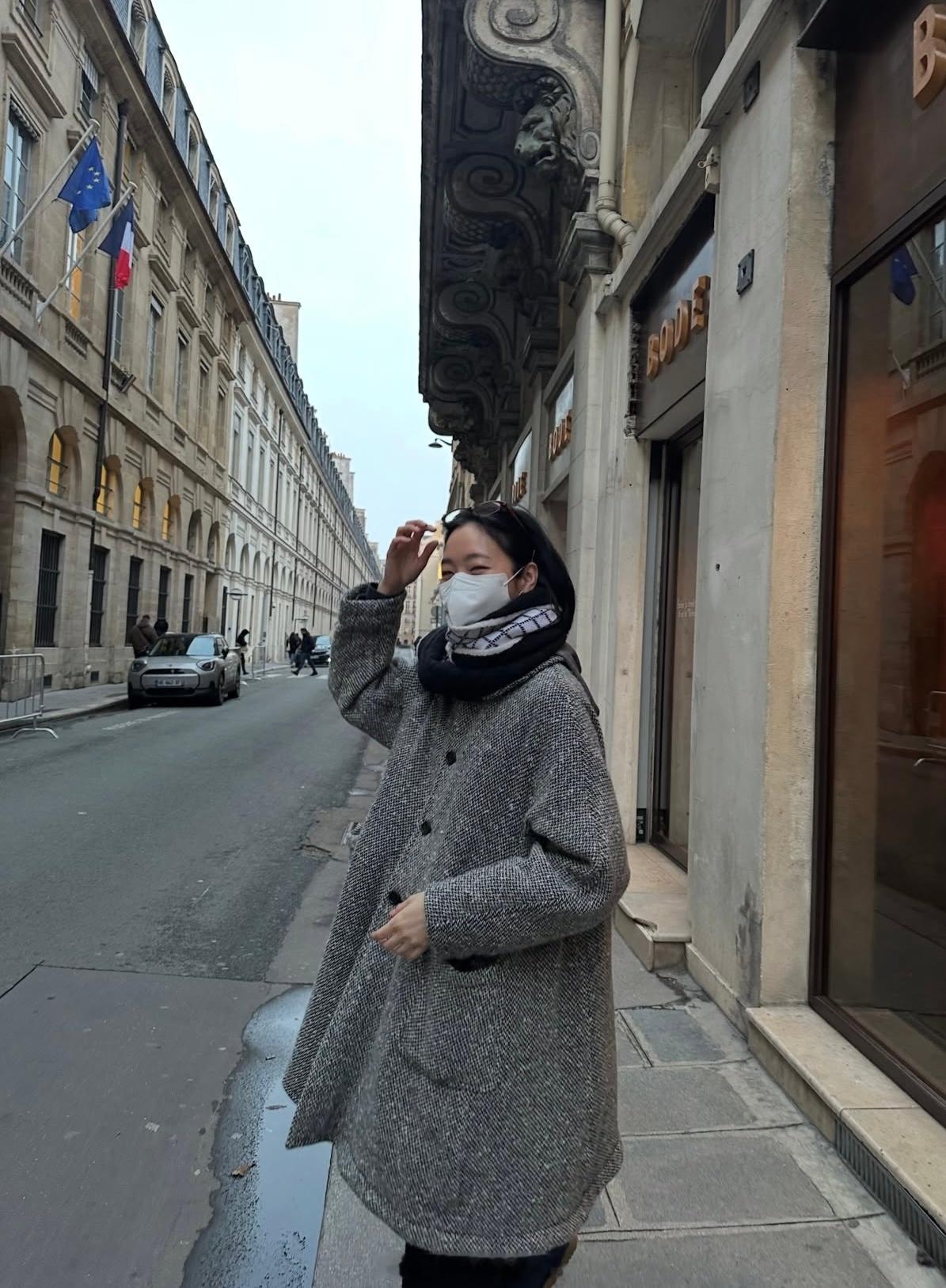 金高银金高银法国时装周发轻松自在的生活日常