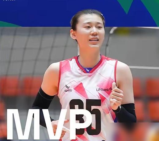 别再同情王艺竹了。她去越南不是流放，是抢钱。我告诉你真相。在国内，她是快被内