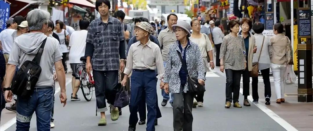 2023年，马斯克再次发出震撼言论：“日本若继续这样下去，迟早会从世界上消失！”
