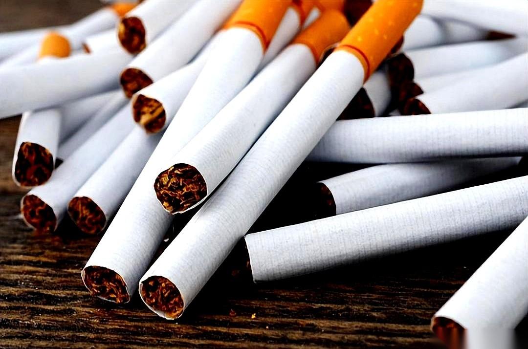 我办公室那哥们儿，最近抽烟抽得特凶，但换成那种细细长长的，还带个小珠子，捏爆了满