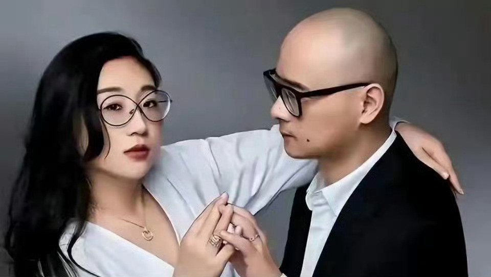 离婚两年多，傅首尔已成功减重约40斤，如今的她专注于提升自己