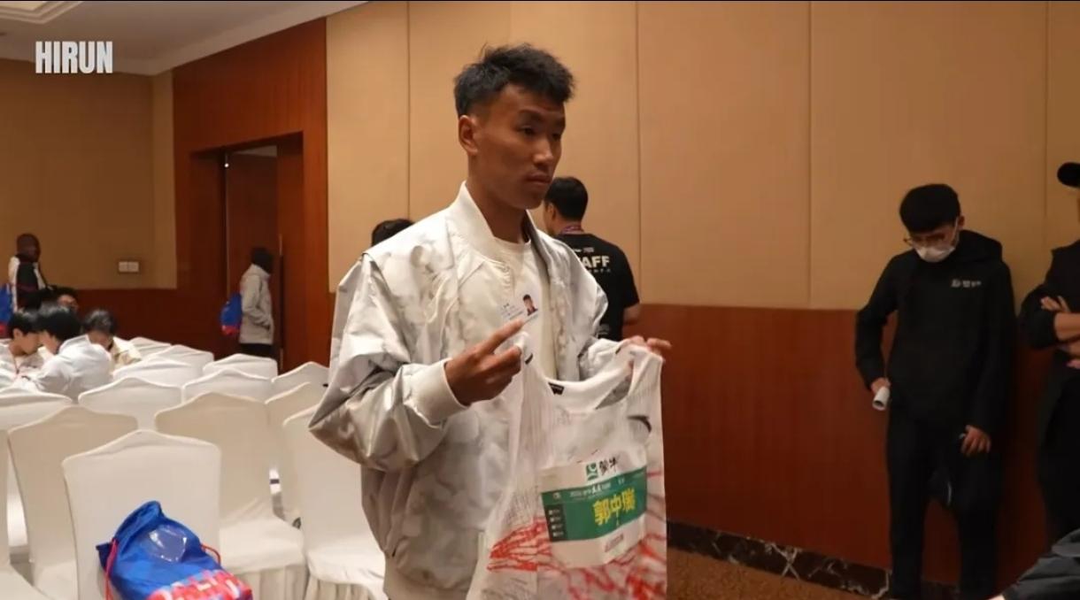 郭中瑞，大连马拉松“消失”之谜！PB2小时10分25秒、宁波马刚夺冠的他，