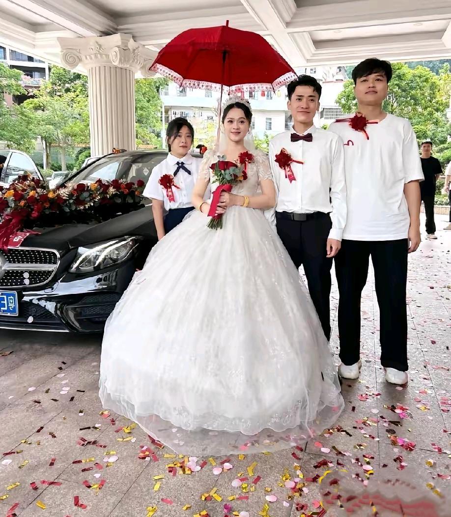 广东参加一朋友婚礼，被女方家的做法狠狠圈粉！男方出60万首付买房，女方直接拿