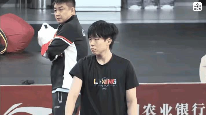 这次多哈国乒训练，乒协不让我们自己拍视频，大概是怕泄露技术。但是日媒却盯着