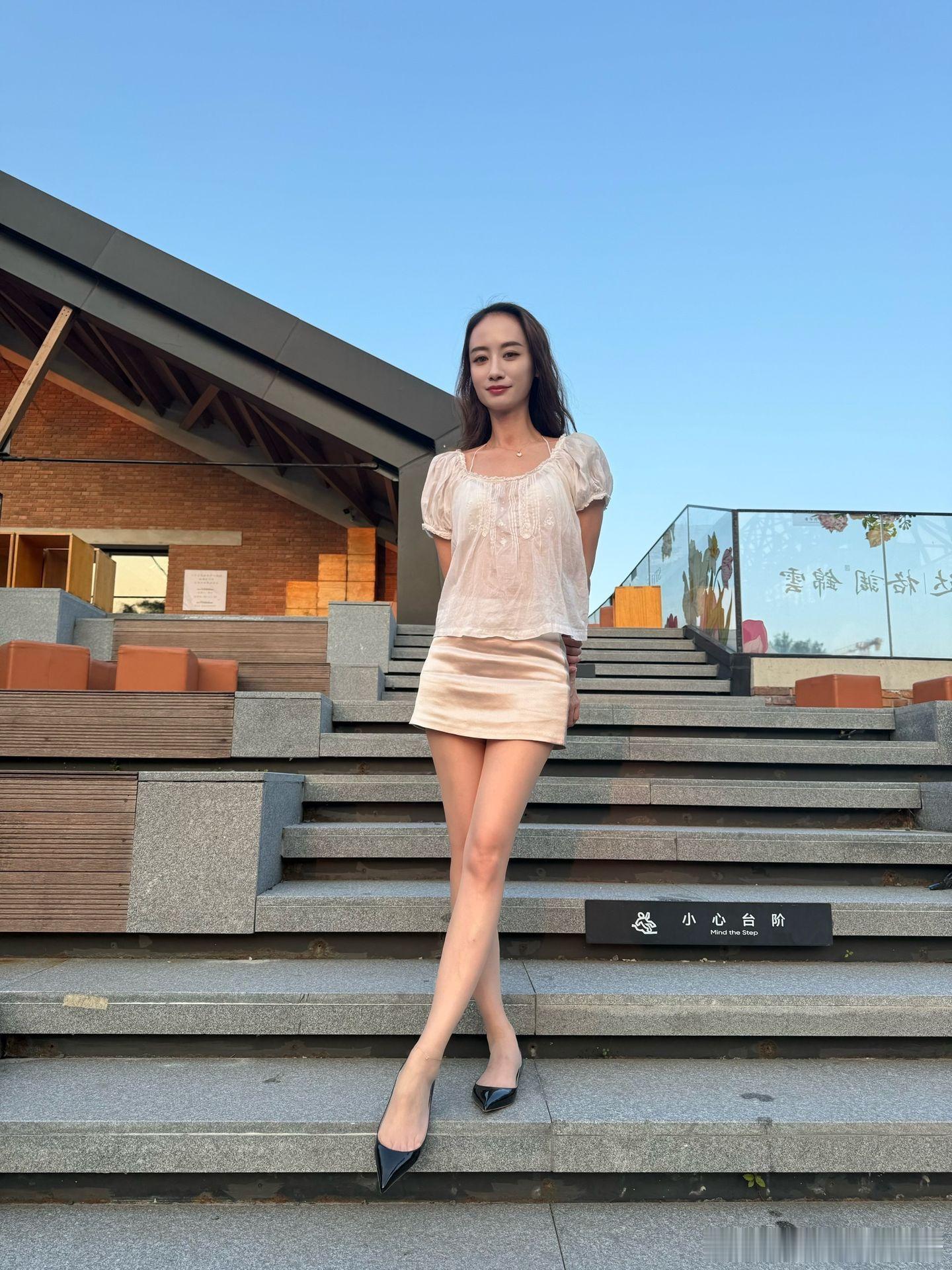 平底鞋与丝袜的傍晚~