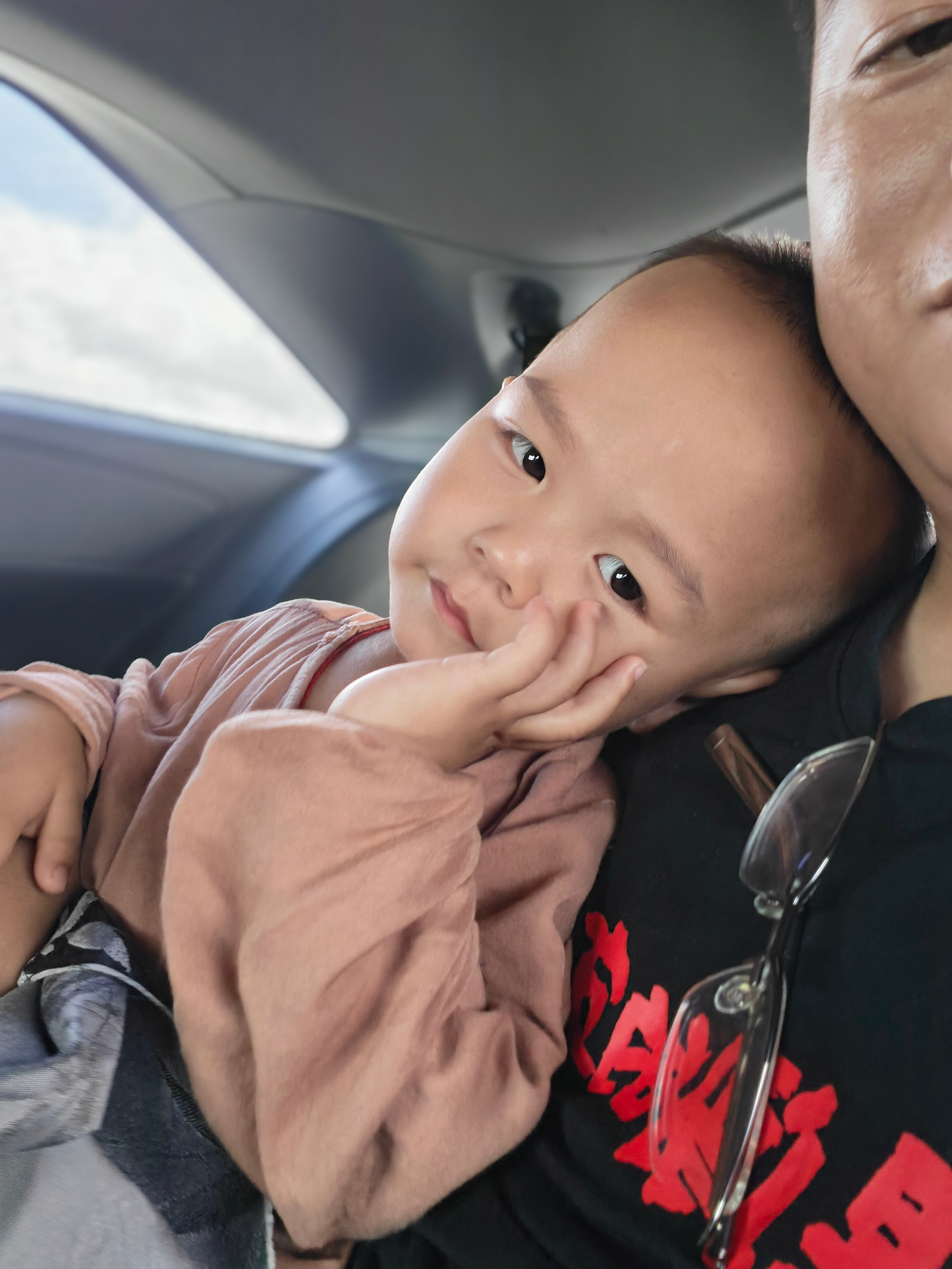 人类幼崽不调皮的时候是真的可爱